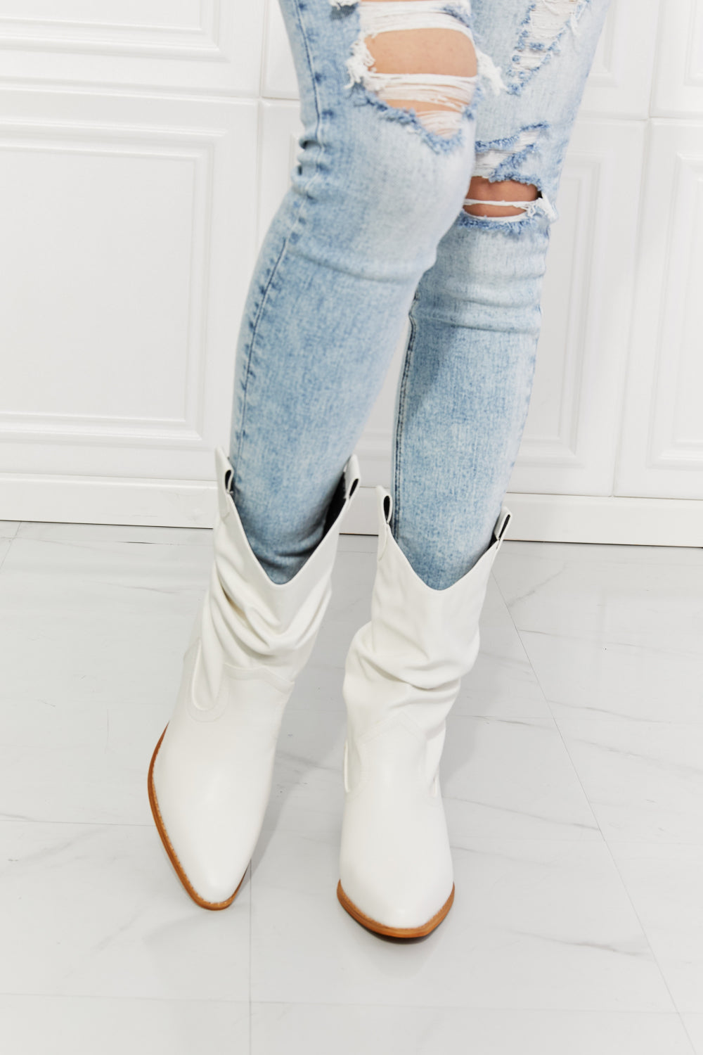 MMShoes Scrunch Cowboy Cowgirl Bootie Ankle Boots with Heel in White Better in Texas