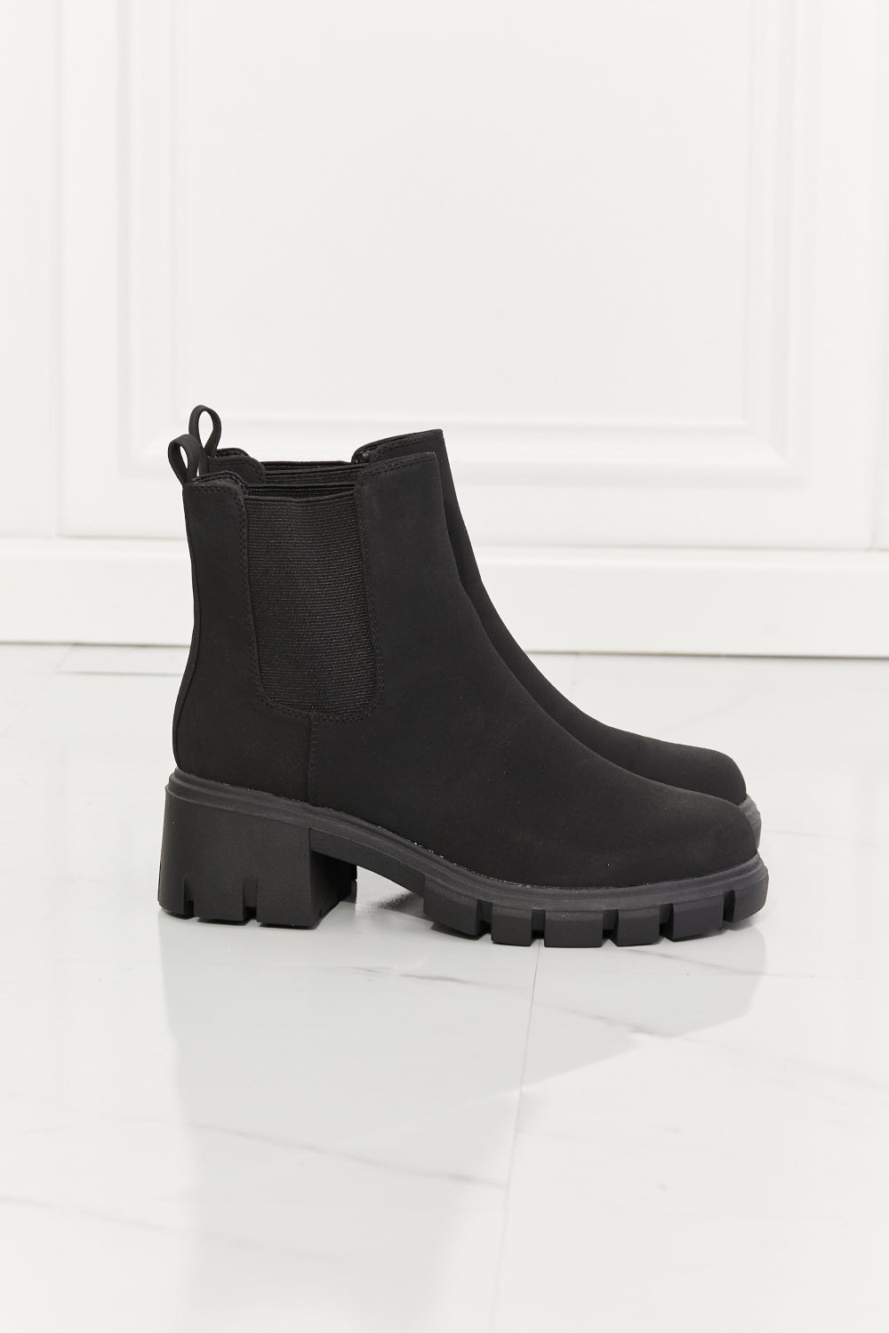 MMShoes Matte Lug Sole Platform Chunky Thick Sole Chelsea Ankle Boots in Black Work For It