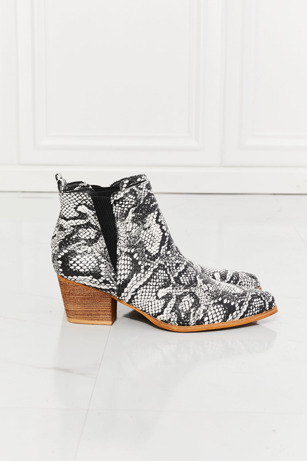 MMShoes Stacked Heel Cowboy Style Pointy Toe Ankle Bootie Boots Black & White Snake Print Back At It