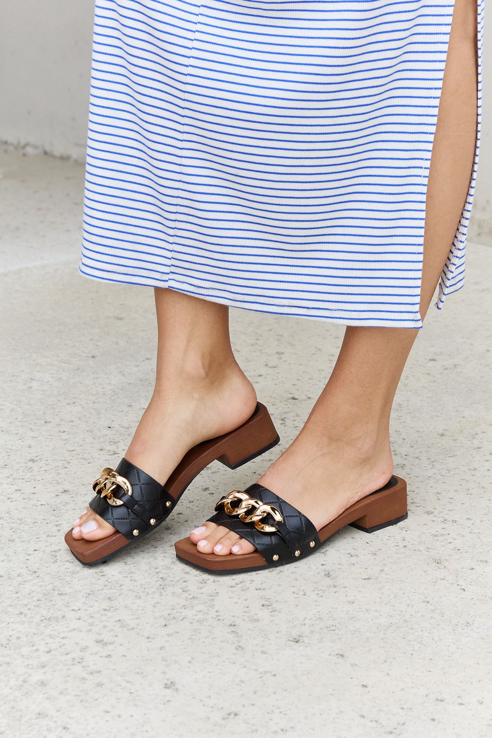 Forever Link Square Toe Gold Tone Chain Detail Clog Slide On Slip In Sandals in Black
