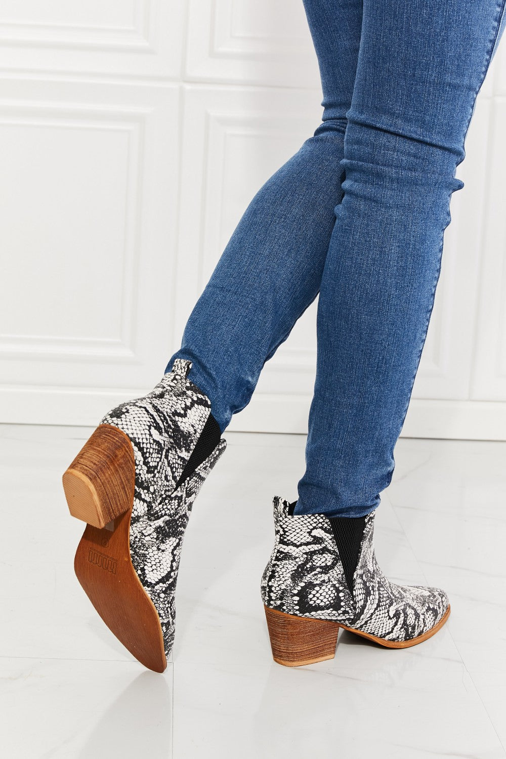MMShoes Stacked Heel Cowboy Style Pointy Toe Ankle Bootie Boots Black & White Snake Print Back At It