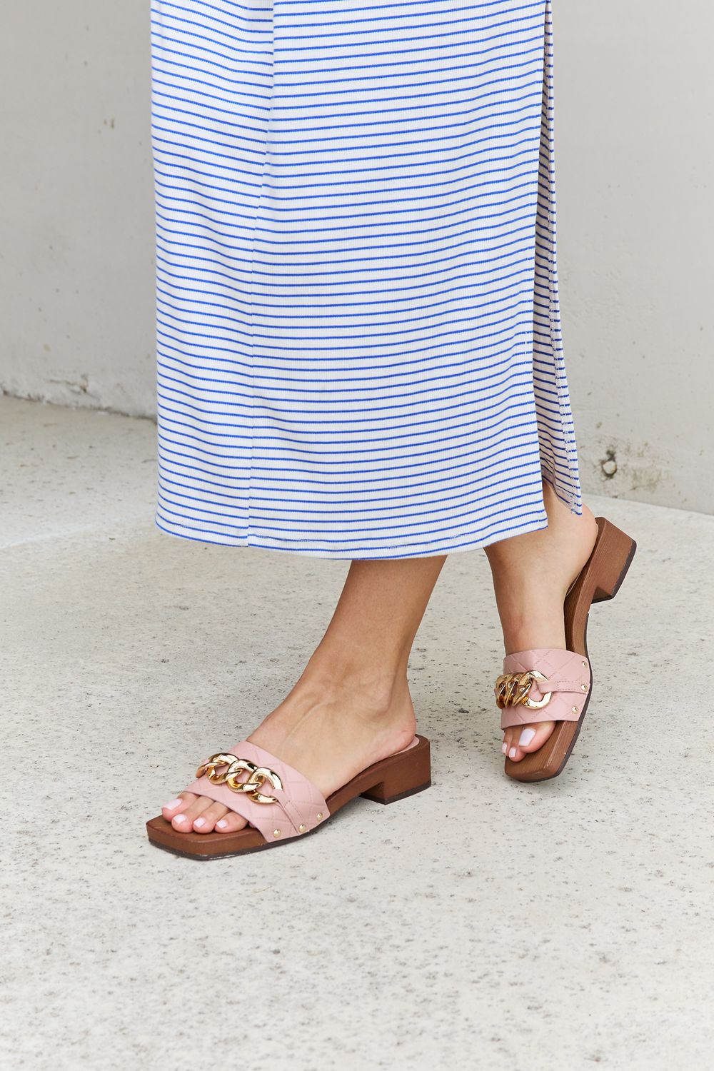Forever Link Square Toe Gold Tone Chain Detail Clog Slide On Slip In Sandals in Blush