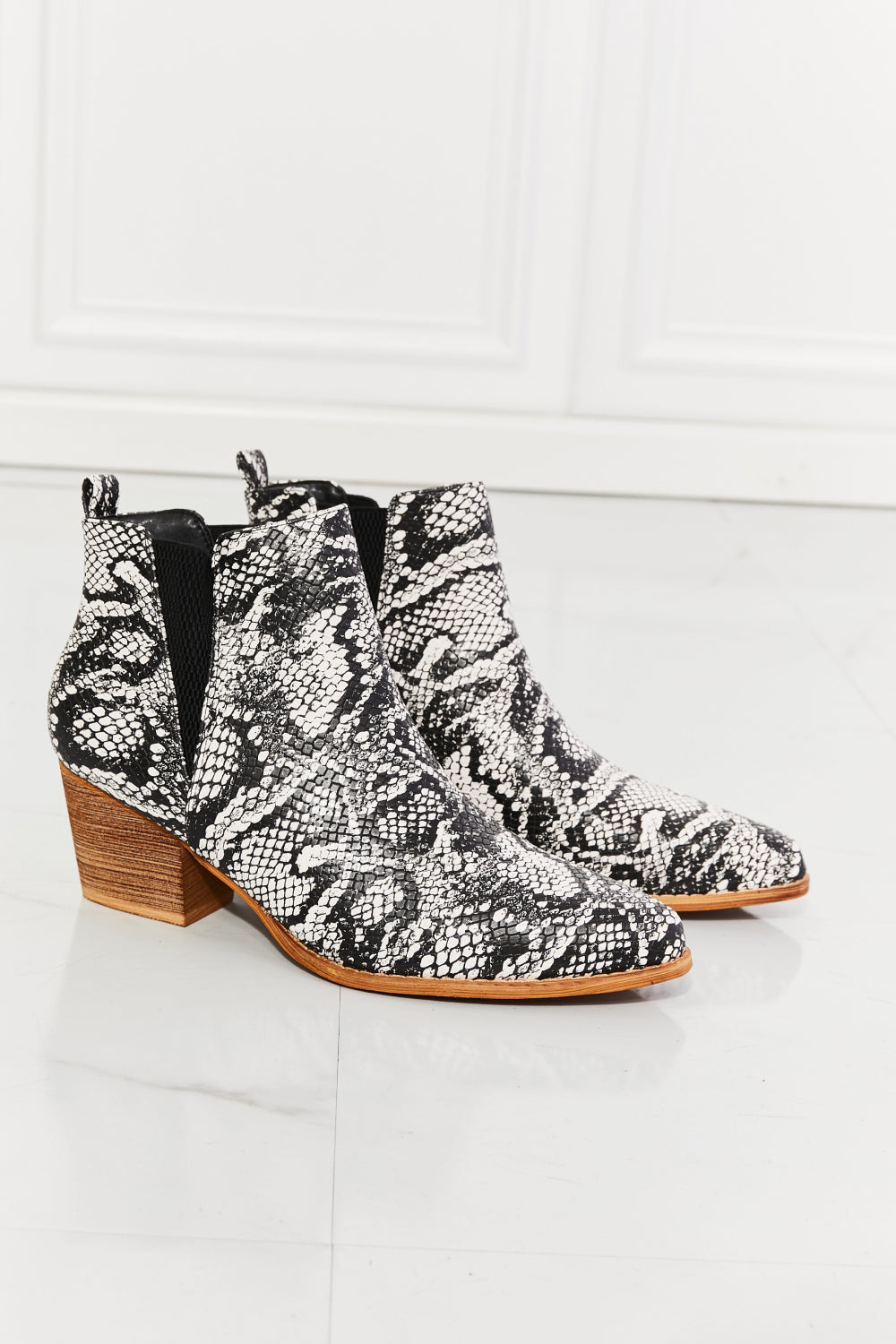 MMShoes Stacked Heel Cowboy Style Pointy Toe Ankle Bootie Boots Black & White Snake Print Back At It