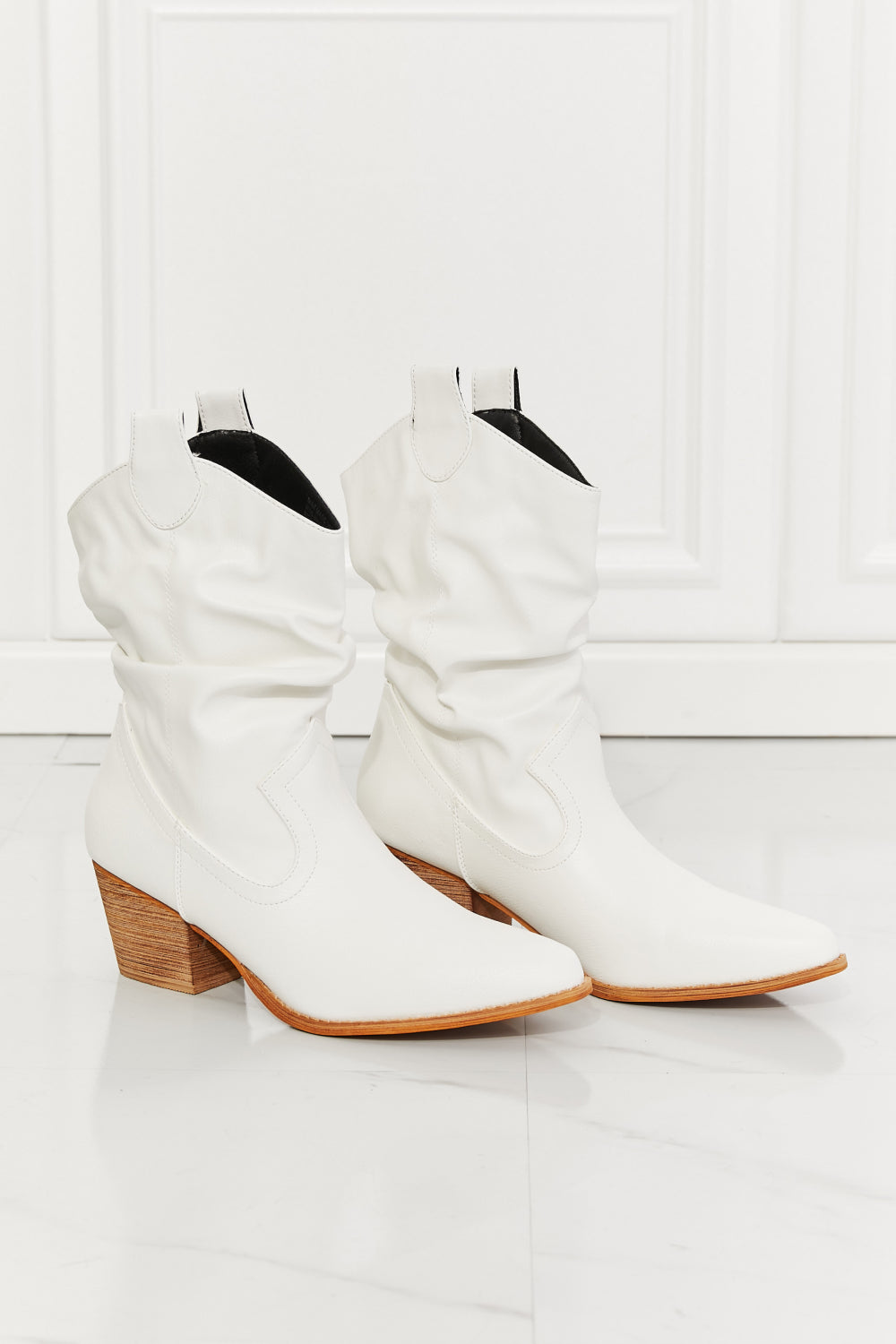 MMShoes Scrunch Cowboy Cowgirl Bootie Ankle Boots with Heel in White Better in Texas