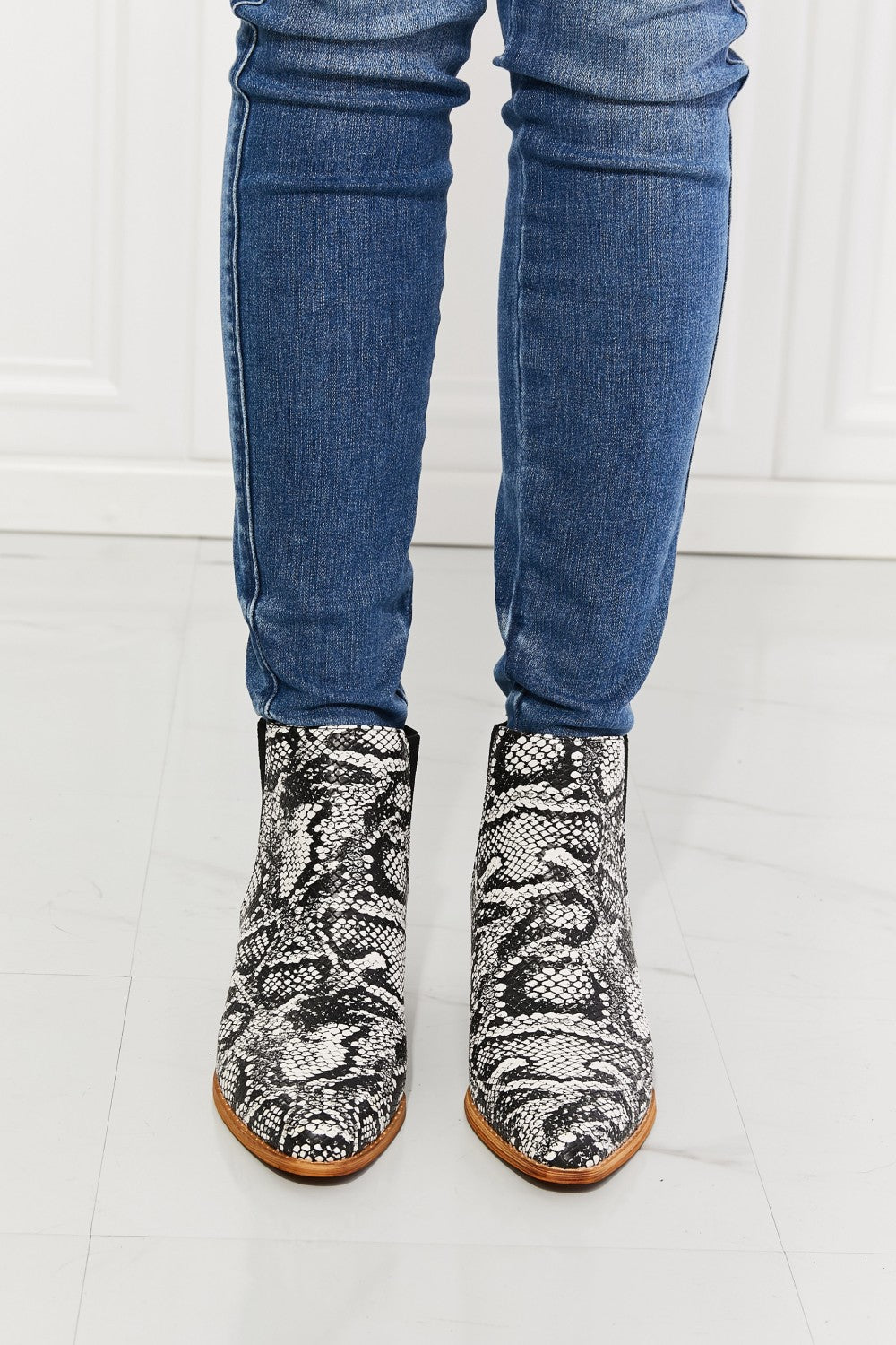 MMShoes Stacked Heel Cowboy Style Pointy Toe Ankle Bootie Boots Black & White Snake Print Back At It