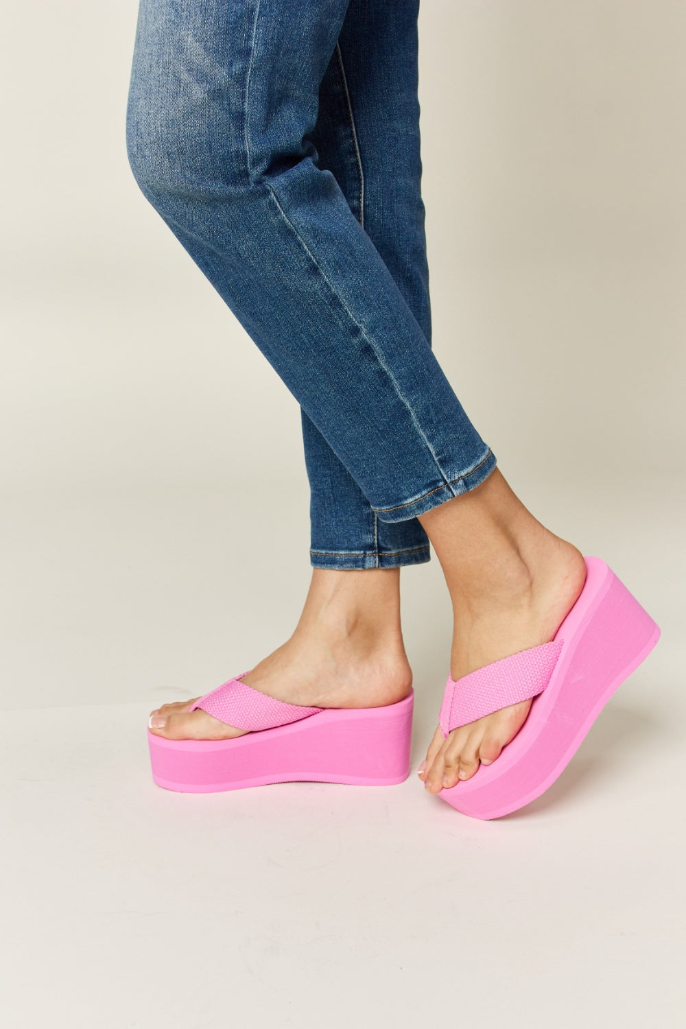 WILD DIVA Platform Wedge Pink Open Toe Chunky Thick Flip Flop Thong Sandals