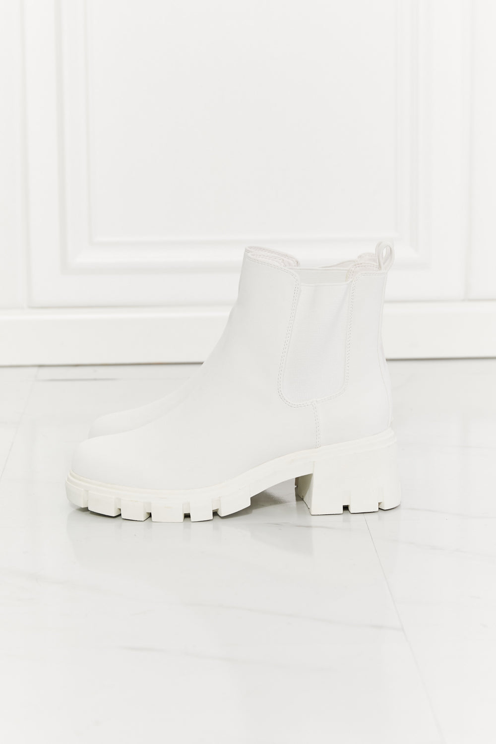 MMShoes Matte Lug Sole Platform Chunky Thick Sole Chelsea Ankle Boots in White Work For It