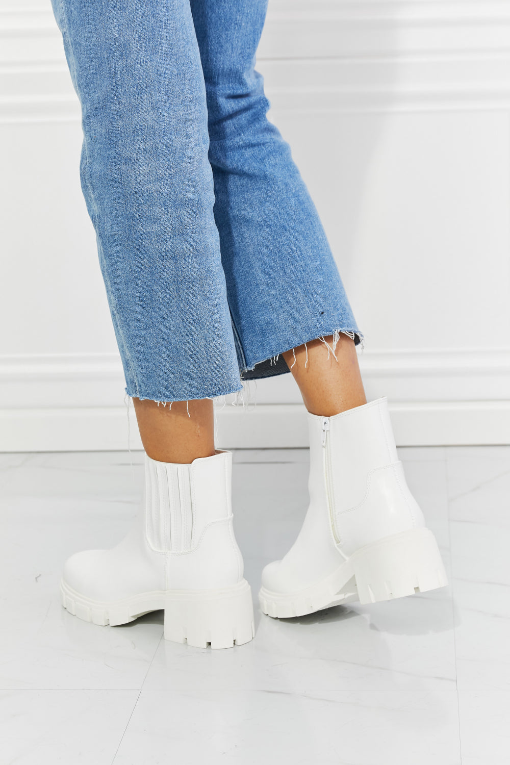 MMShoes Lug Sole Platform Chunky Thick Sole Chelsea Ankle Bootie Boots in White What It Takes