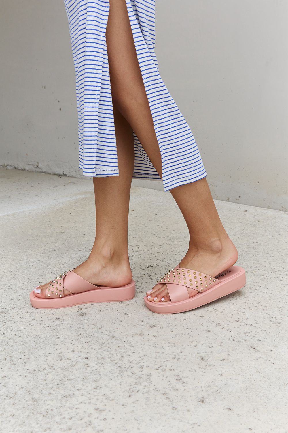 Forever Link Studded Cross Strap Slide On Slip In Platform Flat Sandals in Blush Pink