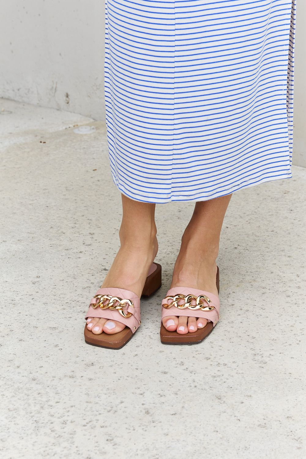 Forever Link Square Toe Gold Tone Chain Detail Clog Slide On Slip In Sandals in Blush