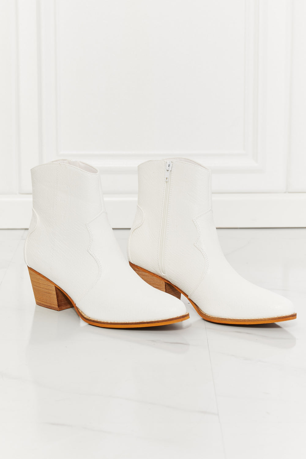 MMShoes Faux Leather Western Cowboy Style Ankle Bootie Boots Pointy Toe in White Watertower Town