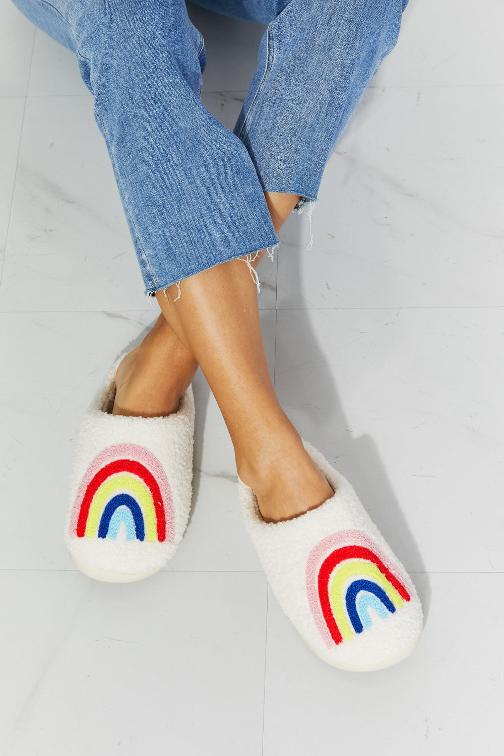 Multicolor fuzzy online slippers