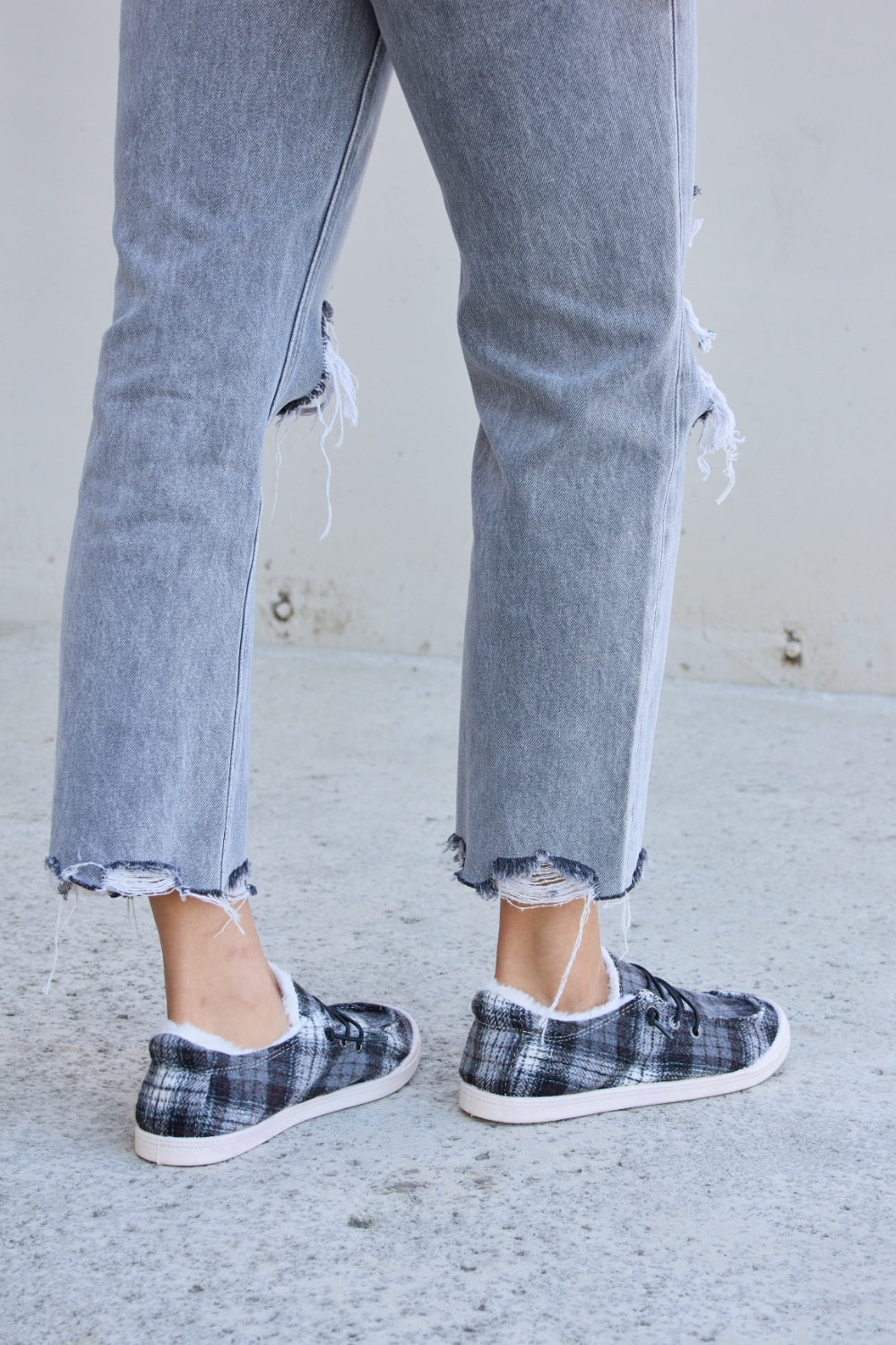 Forever Link Black Plaid Plush Interior Low Top Flat Comfy Loafer Sneakers