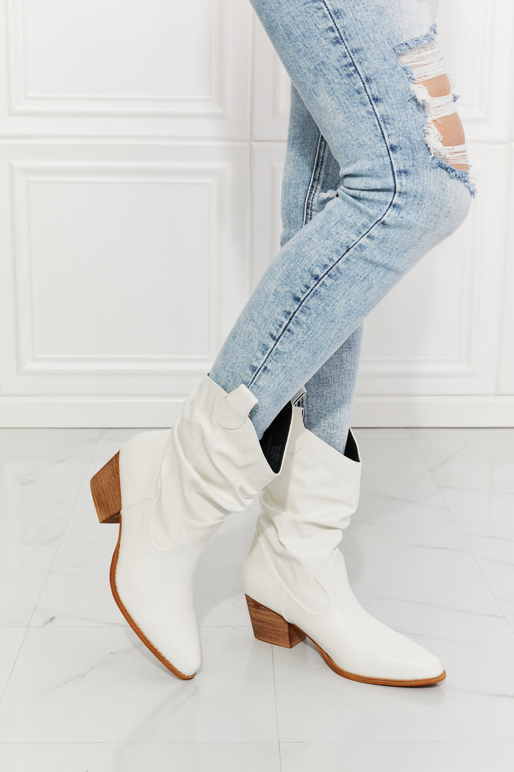 MMShoes Scrunch Cowboy Cowgirl Bootie Ankle Boots with Heel in White Better in Texas